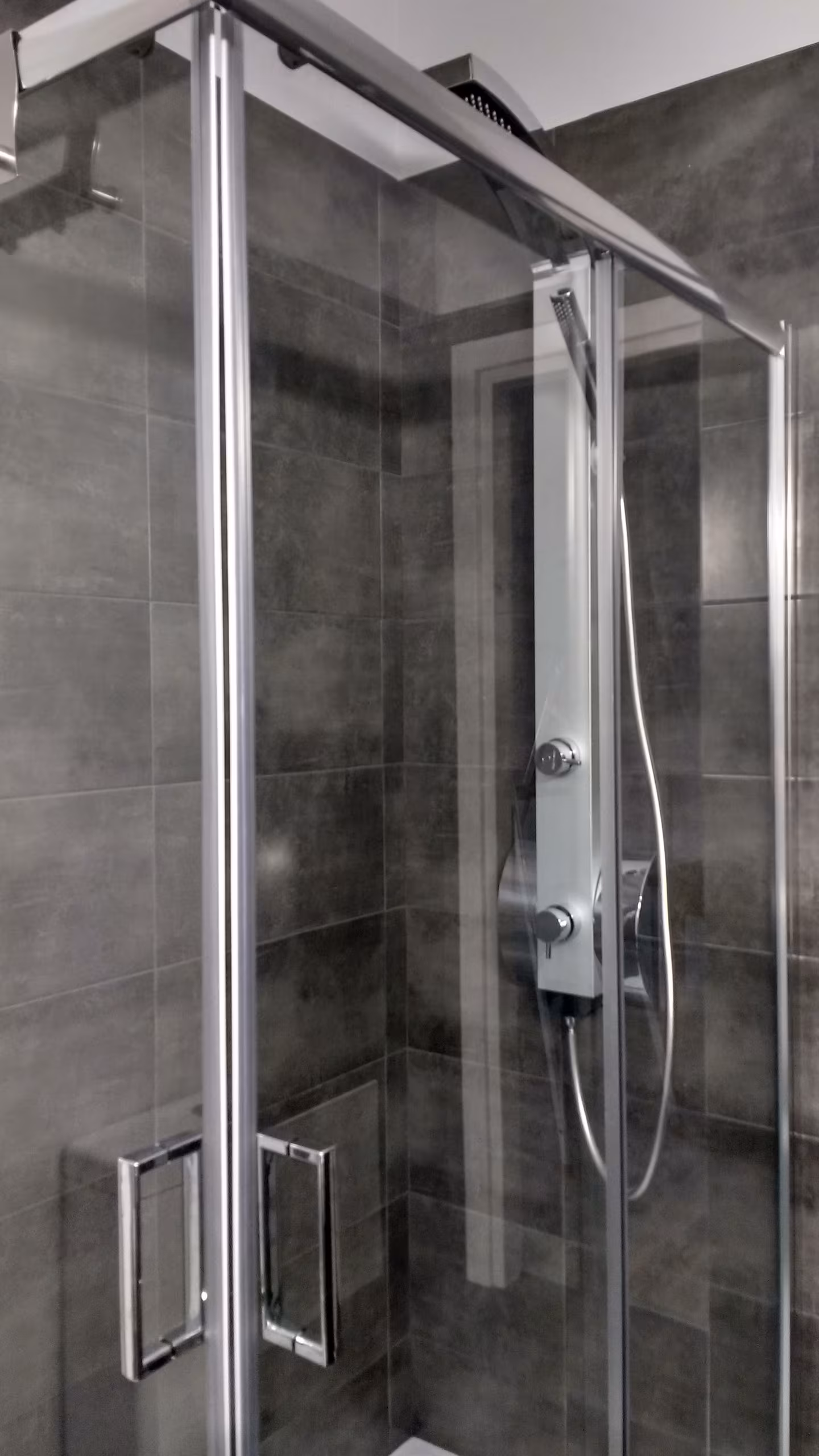 Silvermoon-luxury-house-syros-Lux cabin shower in the bathroom