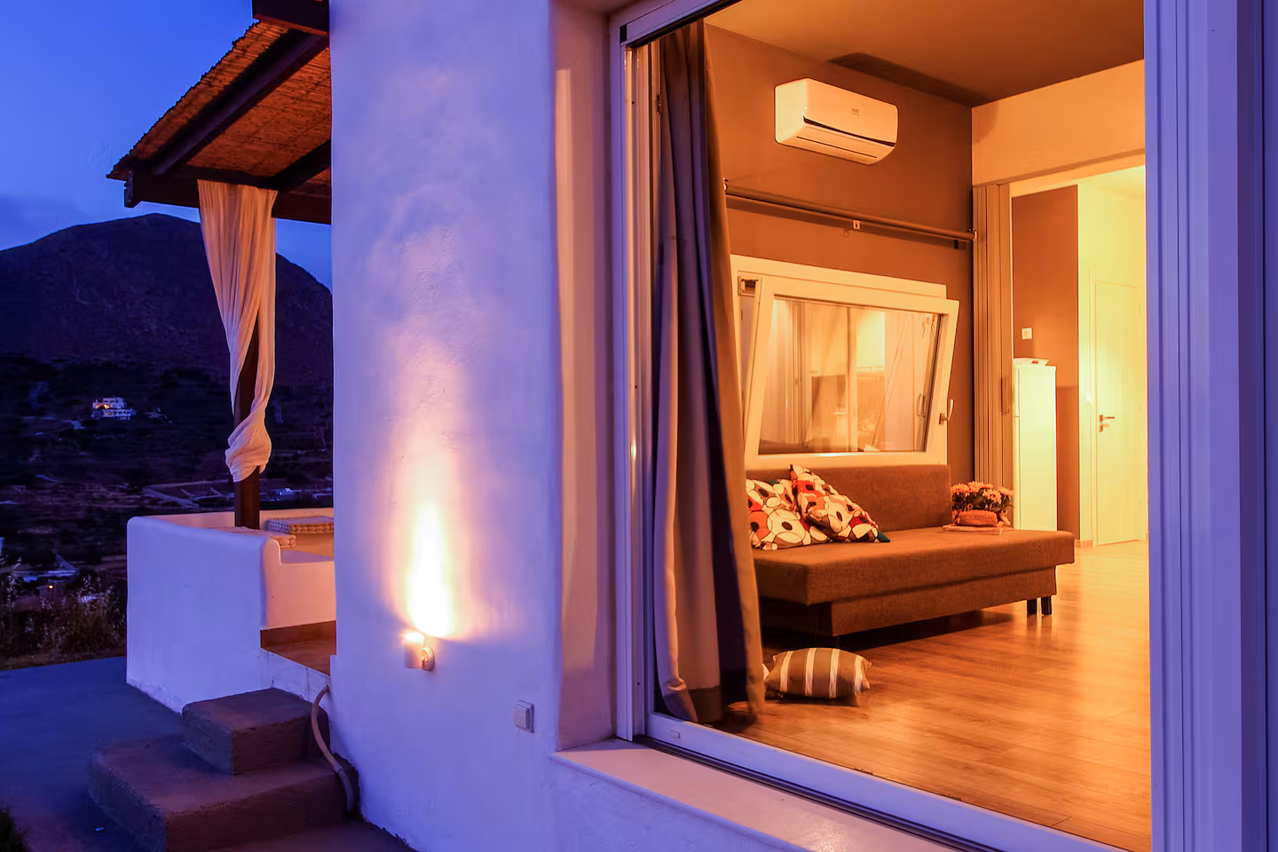 silvermoon-luxury-house-syros-kini-View of the house from outside
